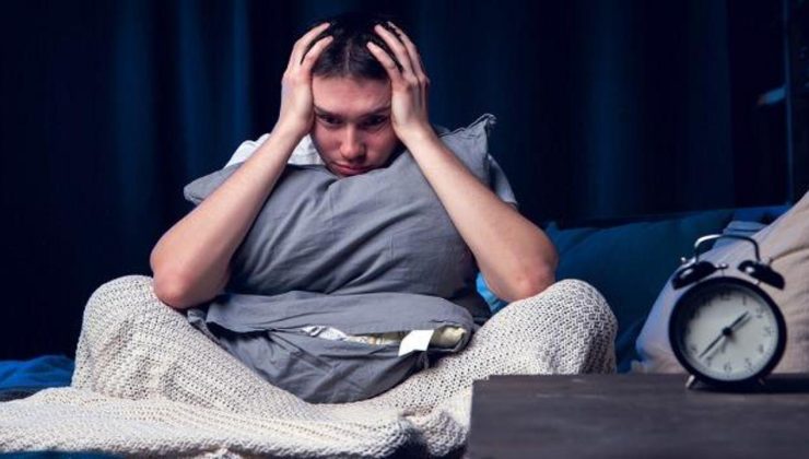 Kronik insomnia nedir, belirtileri nelerdir? Uykusuzluk vücutta ne yapar? Beynin uykuya dalamaması…