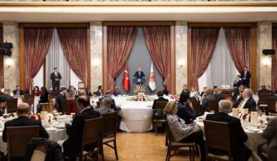 TBMM Başkanı Kurtulmuş, gazetecilerle iftar programında bir araya geldi