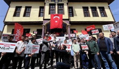 Uşak Belediyesi ÖNDER’e tahsis edilen binayı işgal etti