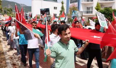 Alaaddin Keykubat Üniversitesi öğrencileri Gazze için yürüdü