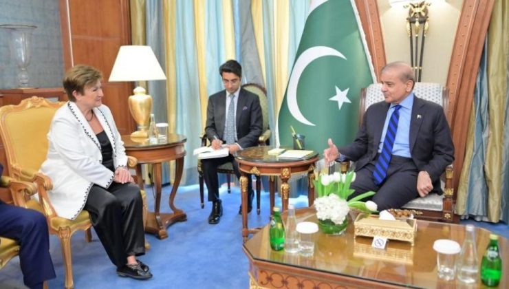 IMF Pakistan’a 1.1 milyar dolarlık kredi sözü verdi