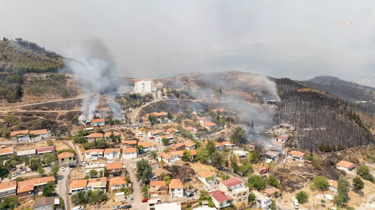 İzmir’den Yangın Mağduru Öğrencilere Kırtasiye Desteği