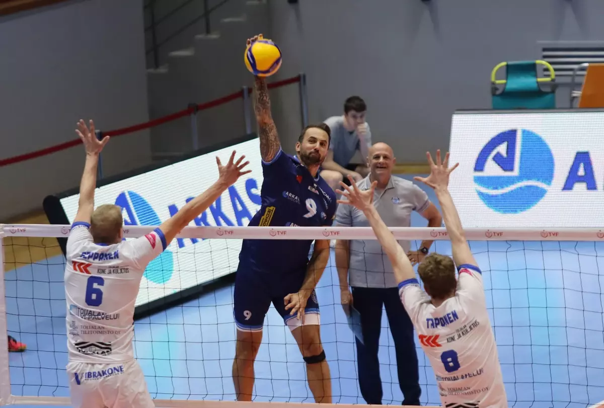 Arkas Spor, Akaa Volley’e 3-1 Yenildi