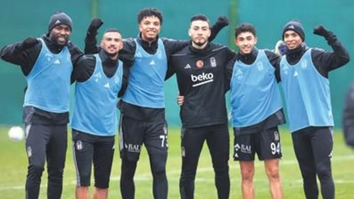 Kartal sahada, yeni hoca tribünde!